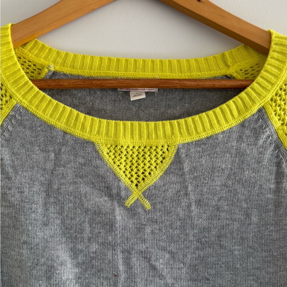 GAP Designed & Crafted Womens Sweater Gray Knit Pullover Knit Soft Saze S - Picture 2 of 6